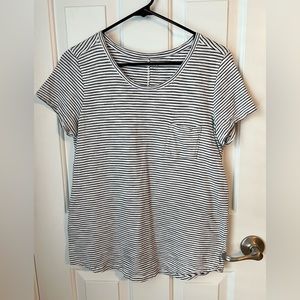 GAP Black & White Striped Tee Size Medium